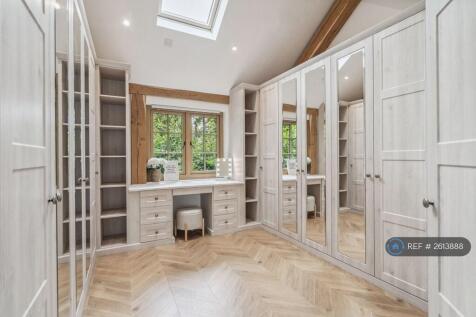 Walk-In Dressing Room