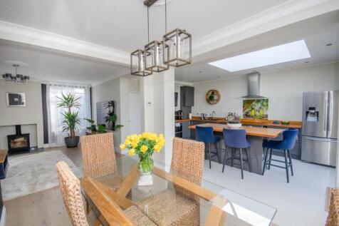 kitchn-dining-lounge.jpg
