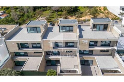 Contemporary 3+1 Bedroom Villa with Private Pool, Gambelas - Faro