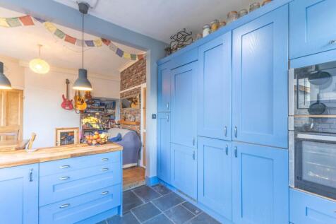 KITCHEN / DINER