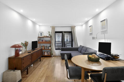 Reception/Kitchen