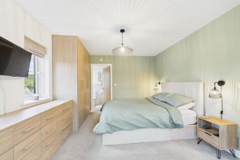 CAM02093G0-PR0051-STILL011