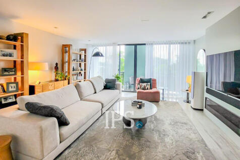 5 Bedrooms Link House For Sale - Chbar Ampov, Phnom Penh