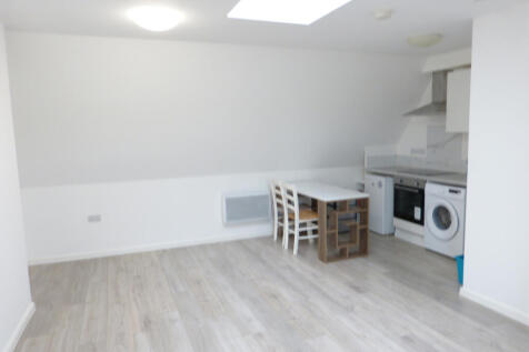 1 bed flat to rent Golders Green Road, London NW1