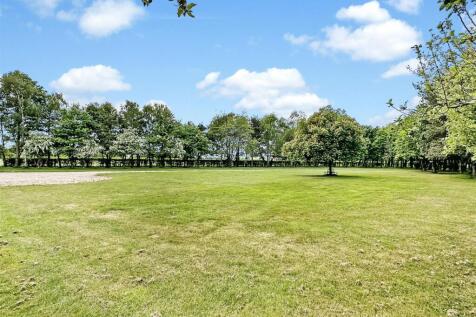 Wonderful Private Plot 724