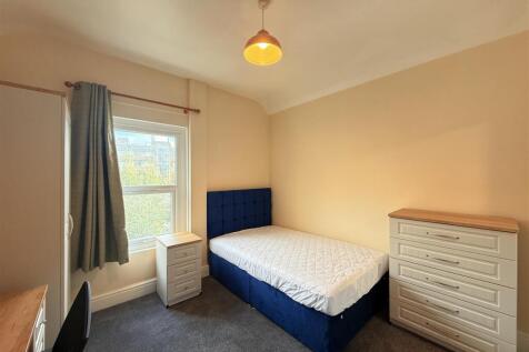 Bed 1.JPG