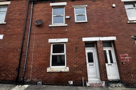 3-bed terraced on Fox Street, Seaham, SR7 7LL, £595/mo
