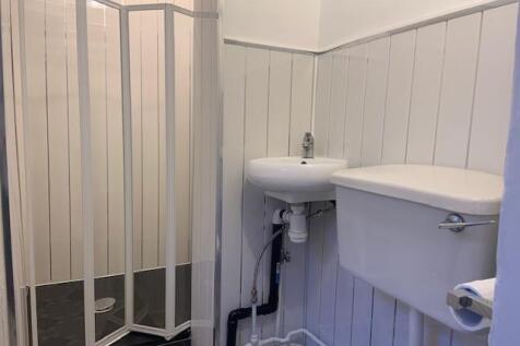 Bathroom.JPG