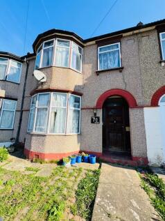 Beautiful 3 Bedroom 2 Receptions Terraced House t