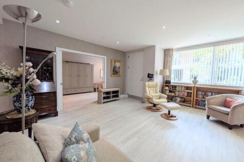 Moors Nook, Horsell Moor, Horsell, Woking, Surrey photo 4