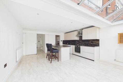 Kitchen/Living Area