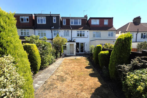 4 bed terraced house for sale Daneland, East Barn