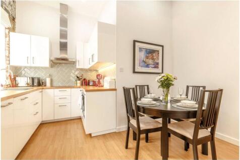 Kitchen/Dining Area