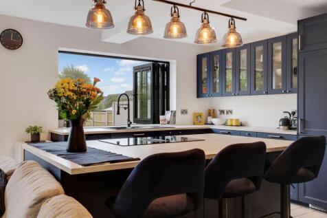 Open Plan Kitchen / Living / Dining Room