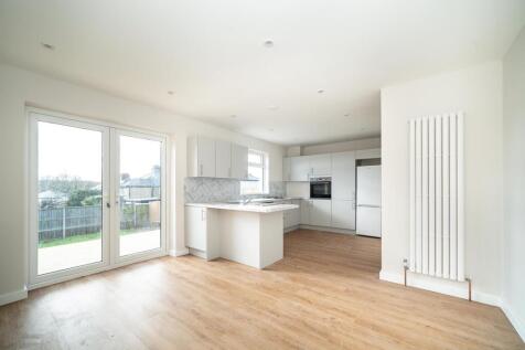 Kitchen/Dining Room 4