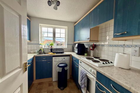 Hawthorne Close, Thatcham, RG18 4ER photo 5