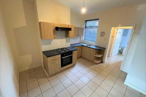 Netherfield Lane, Parkgate, Rotherham, S62 photo 3