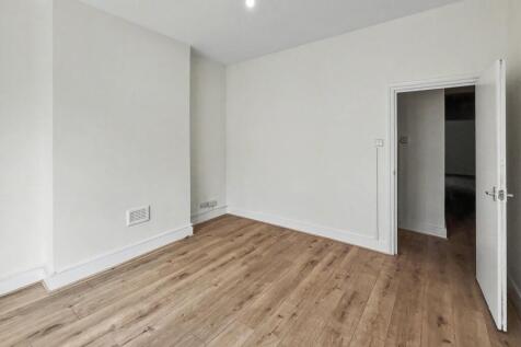 89a Plough Road, Battersea, London SW11 2BJ