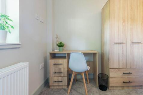 Westover Road (Room 2), Bramley, Leeds photo 4