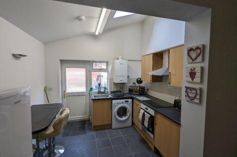 Church Street, Silverdale, ST5 photo 5