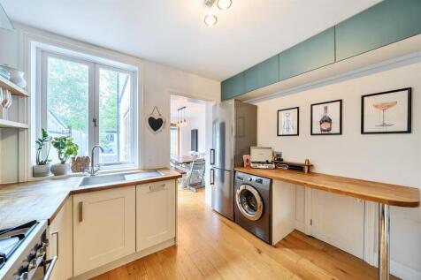 Cassiobridge Road - Kitchen 1.jpg