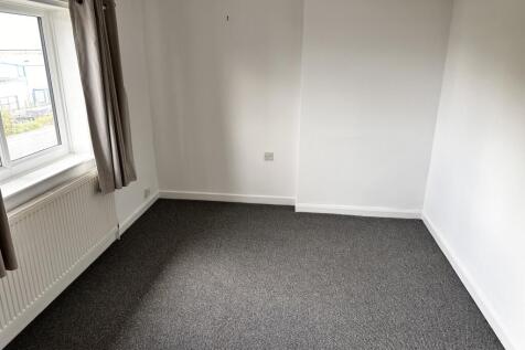 Fitzwilliam Road, Rotherham, South Yorkshire, S65 photo 4