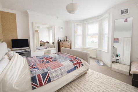 148 Lynd bed.jpeg