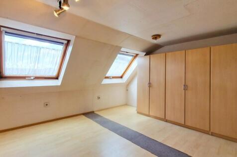 Altbau - DG - Schlafen/Kind