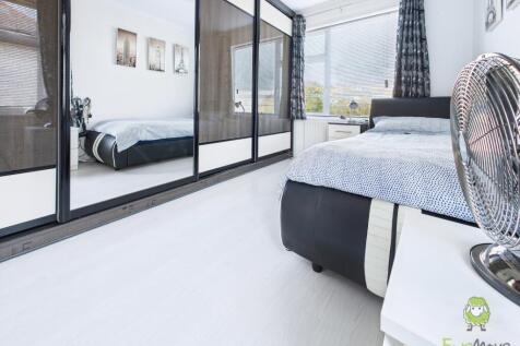 CAM01543G0-PR0159-STILL057