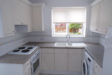 Ascot Drive, Cannock, Staffordshire photo 4
