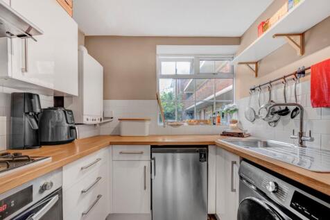 Bingham Court, Halton Road, London, N1 photo 3
