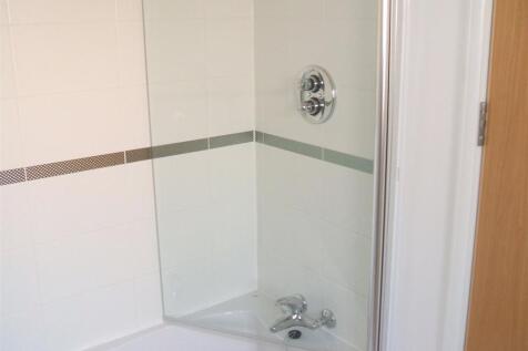 Apt 76, Fletcher Gate - Bathroom 1.1.JPG