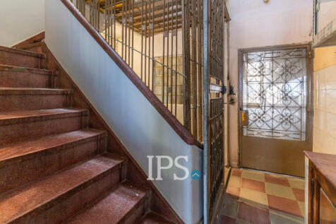 Renovated 3 Bedroom Apartment For Sale - Psar Chas, Phnom Penh