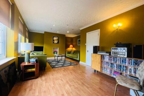 full lounge.jpg