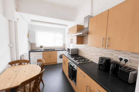 4 Bedroom Terrace HMO