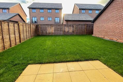 30 Rievaulx Way - Rear garden.jpg