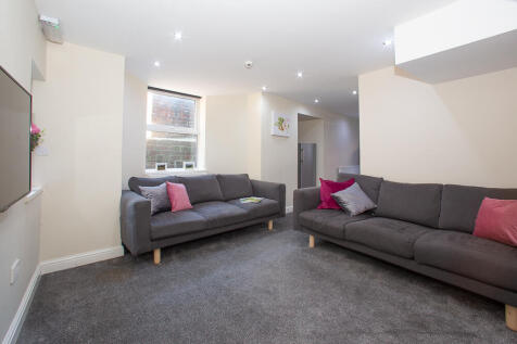 57 Victoria Road, Hyde Park, Leeds, LS6 1AS photo 4