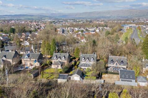 4 bed, 2 bath Detached in Glasgow - Photo 48