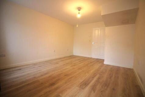 Coltishall Grove, Wolverhampton photo 3