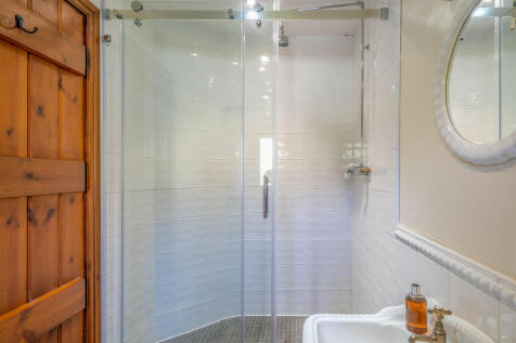 Bedroom 1 - En-Su...