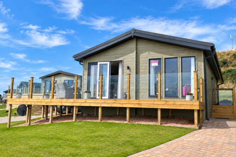 Willerby Acorn Holiday Lodge With Wraparound Decki