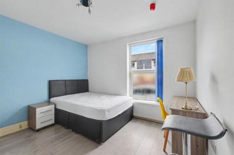 Bedroom 1_1.jpeg