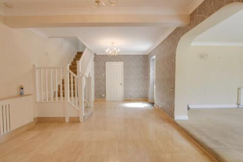 ENTRANCE HALL/ DINING HALL