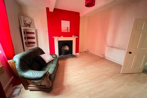Retail Property (high street) to rent Image 6