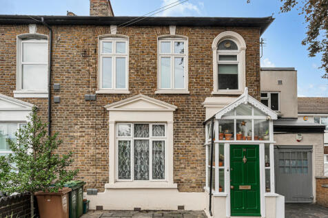 Ashford, TW15 - property photo