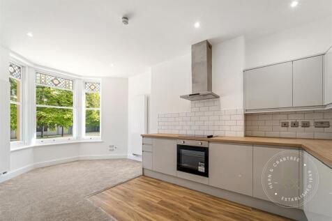 207 Cathedral Rd flat 1 -07-2.jpg