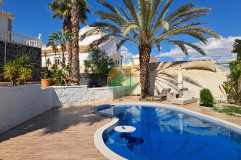 5 Bedroom Detached Villa For Sale-CID100-2