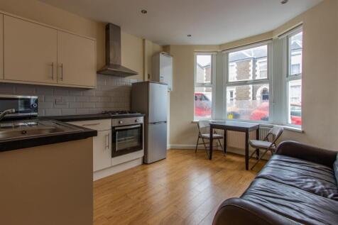 Mackintosh Place 203, 1-1.jpg