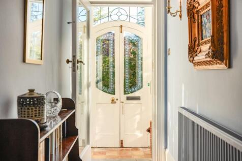 EweMove Harrogate Entrance Hall