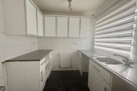 Pentland Avenue, Clayton, Bradford photo 5